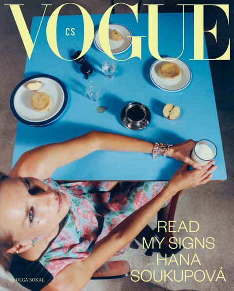 obálka časopisu VOGUE limitovaná edice 10/2025 Hana Soukupová - stůl