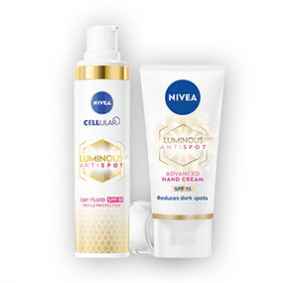 MR2306 Roční předplatné tištěné+  PÉČE NIVEA CELLULAR LUMINOUS360 ( 2 ks) . Akce platí do vyčerpání zásob a úhradě do 21.6.2023.   Bonus odesílán na plátce a pouze po ČR.   Popis produktu: Chcete zpátky sjednocený vzhled pleti? Trápí vás na pohled tmavé skvrny, které se na vaší pleti objevily? Péče Luminous630 dokáže vaše chmury zahnat. Obsahuje totiž účinnou kombinaci látek, která skvrny redukuje a zabraňuje jejich opětovnému výskytu. Vaše pleť bude zároveň hydratovaná, zmatněná a hebká na dotek. UV filtry se postarají o ochranu před sluncem. Balíček obsahuje: NIVEA Denní krém proti pigmentovým skvrnám Cellular Luminous630 s OF 50 (40 ml) a NIVEA Krém na ruce proti pigmentovým skvrnám Luminous630 s OF 15 (50 ml) Více na  NIVEA    
