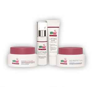 SZ2509 Roční předplatné+  PÉČE SEBAMED Anti-Ageing (4 ks) . Akce platí do vyčerpání zásob a úhradě do 16.9.2025.   Bonus odesílán na plátce a pouze po ČR.   Popis produktu: Jedinečné složení výrobků sebamed řady Anti-Ageing bojuje proti
předčasným projevům stárnutí pleti. Pokožka je chráněna před
dehydratací a je podpořena její elasticita. Výsledkem je pevná a vyživená
pokožka bez vrásek. Klinicky prokázáno: méně vrásek již za 28 dní.
Produkty jsou vhodné i pro velmi citlivou pleť. V dárkovém balíčku najdete 2 pečující krémy,
liftingové sérum a oční liftingový krém. Více na  KUPKOSMETIKU 