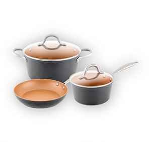 AP2512E Dvouleté předplatné a  Sada nádobí ETA Stellon (5 ks) je + DIGI ZDARMA. Akce platí do vyčerpání zásob a úhradě do 17.12.2025.   Bonus je odesílán na plátce a pouze po ČR.  popis produktu:   Sada nádobí ETA je ideální pro zdravé a efektivní vaření bez zbytečného tuku a připálenin.
Nepřilnavý povrch usnadňuje přípravu jídel i čištění. Hodí se pro každodenní vaření, dušení, pečení i zapékání –
ať už chystáte rychlý oběd nebo slavnostní večeři. Sada obsahuje 3 kusy nádobí a 2 poklice: Rendlík Ø 16 cm, Hrnec Ø 24 cm, Pánev Ø 24 cm, Poklice Ø 16 cm, Poklice Ø 24 cm Více na  ETA  
