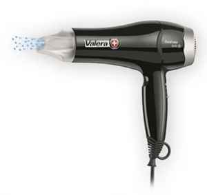 MR2512A Roční předplatné tištěné+  FÉN ETA VALERA EXCEL + DIGI VERZE ZDARMA. Akce platí do vyčerpání zásob a úhradě do 17.12.2025.   Bonus odesílán na plátce a pouze po ČR. Nutno zadat email u odběratele!  Popis produktu: Fén ETA Valera 2000 nabízí výkon 2000 W a 6 možností nastavení
rychlosti a teploty proudění vzduchu. Je vybaven technologií Colour Care pro
ochranu barvených vlasů, funkcí ionizace a studeným vzduchem pro fixaci
účesu. Díky nízké hmotnosti (360 g), 2metrovému kabelu a odnímatelnému
filtru se snadno používá i udržuje. Součástí balení je koncentrátor. Více na  ETA  

