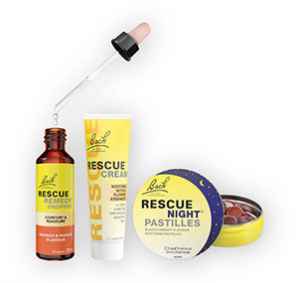 MV2603 Roční předplatné+  BACHOVY ESENCE RESCUE (3 ks)  . Akce platí do vyčerpání zásob a úhradě do 18.3.2026.   Bonus odesílán na plátce a pouze po ČR.   Popis produktu: Známá uklidňující směs originálních květových esencí Dr. Edwarda Bacha je k dispozici v mnoha různých podobách i příchutích. Pro krizové momenty plné stresu (úrazy, nehody, šok i bolest) jsou kapky RESCUE® REMEDY, nyní s novou příchutí mango – pomeranč. Pomáhají také při různých druzích emocionálního vypětí (před zkouškou, pohovorem, veřejným vystoupením). Lze je podávat i tři dny předem. Skvělým pomocníkem jsou taktéž pastilky RESCUE® NIGHT, a to například v oblíbené příchuti černý rybíz. Zklidní mysl před spaním a pomůžou zastavit kolující myšlenky. Praktické trio doplňuje zklidňující krém RESCUE®, který výborně pečuje i zvláčňuje, a tím poskytuje příjemnou vzpruhu unavené pleti. Více na  BACHOVATERAPIE   