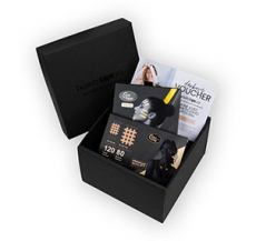 MR2609B Roční předplatné tištěné+  CELEBRATION BOX OD BEAUTY TAPE + DIGI VERZE ZDARMA. Akce platí do vyčerpání zásob a úhradě do 22.9.2026.   Bonus odesílán na plátce a pouze po ČR. Nutno zadat email u odběratele!  CELEBRATION BOX obsahuje: 
CureTape® Beauty PRE-CUT – předstříhané bavlněné
tejpy pro kosmetické tejpování obličeje, které při
pravidelném používání pomáhají vyhlazovat vrásky
a snadno se odstraňují z pokožky.
CrossLinq® Beauty MIX (S a M) – náplasti vhodné na
akné, jizvy po akné, jemné lokální vrásky, akupunkturní
body i trigger pointy. Podporují prokrvení pokožky
a urychlují její regeneraci.
Poukaz na online kurz kosmetického tejpování, který
provede začátečníky i pokročilé správnou technikou
a moderními postupy.
 Více na  BEAUTYTAPE  